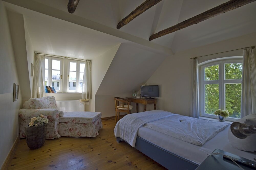 Фото Hotel Hochzeitshaus