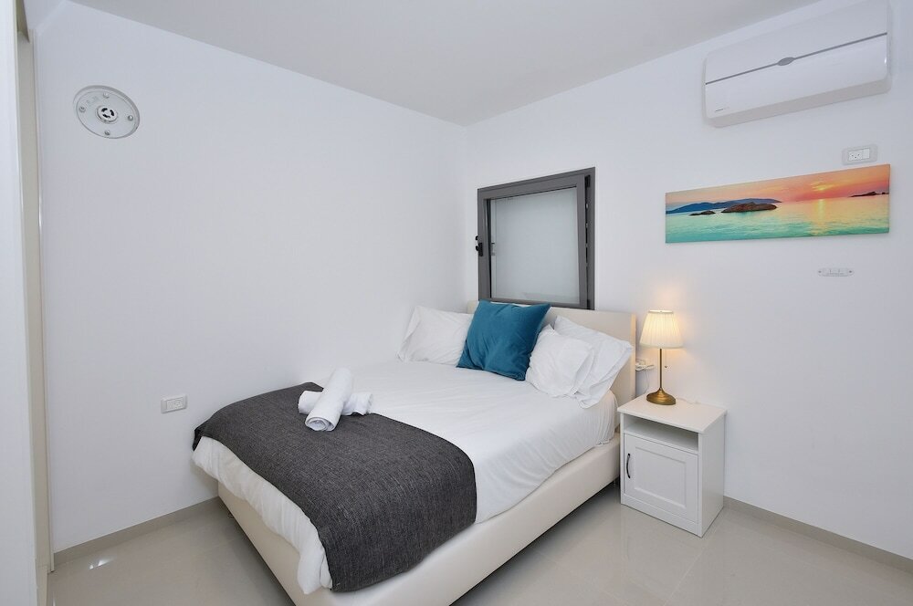 Фото Ariston Luxury Garden Apt W Private Pool