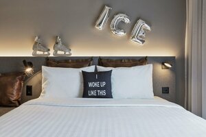 отель Moxy Lausanne City