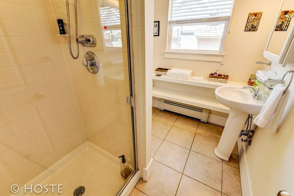 Фото 3br Classic Home Quiet Neighborhooddog Friendly