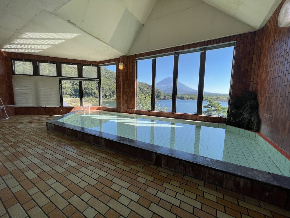 Фото Shoji Lake Hotel