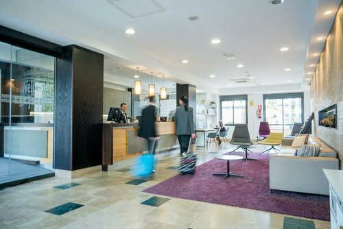 Гостиница Compostela Suites Madrid