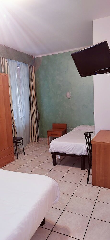 Фото Hotel 22 Marzo Milan