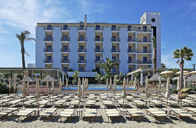 Гостиница Mare Hotel в Савоне