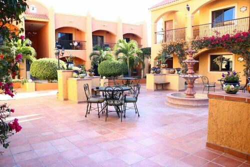 Гостиница Hacienda Suites Loreto в Лорето