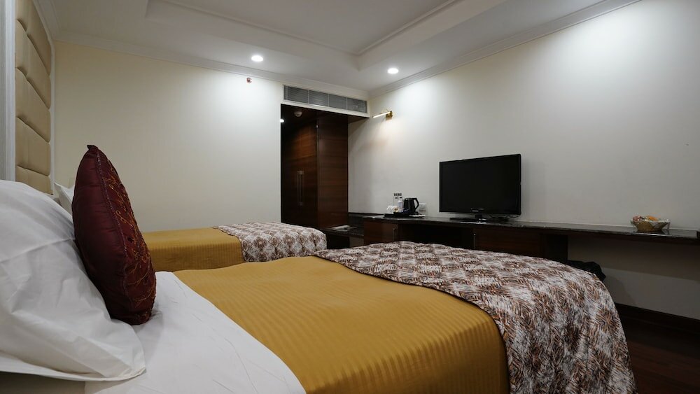Фото Hotel Samrat Inn