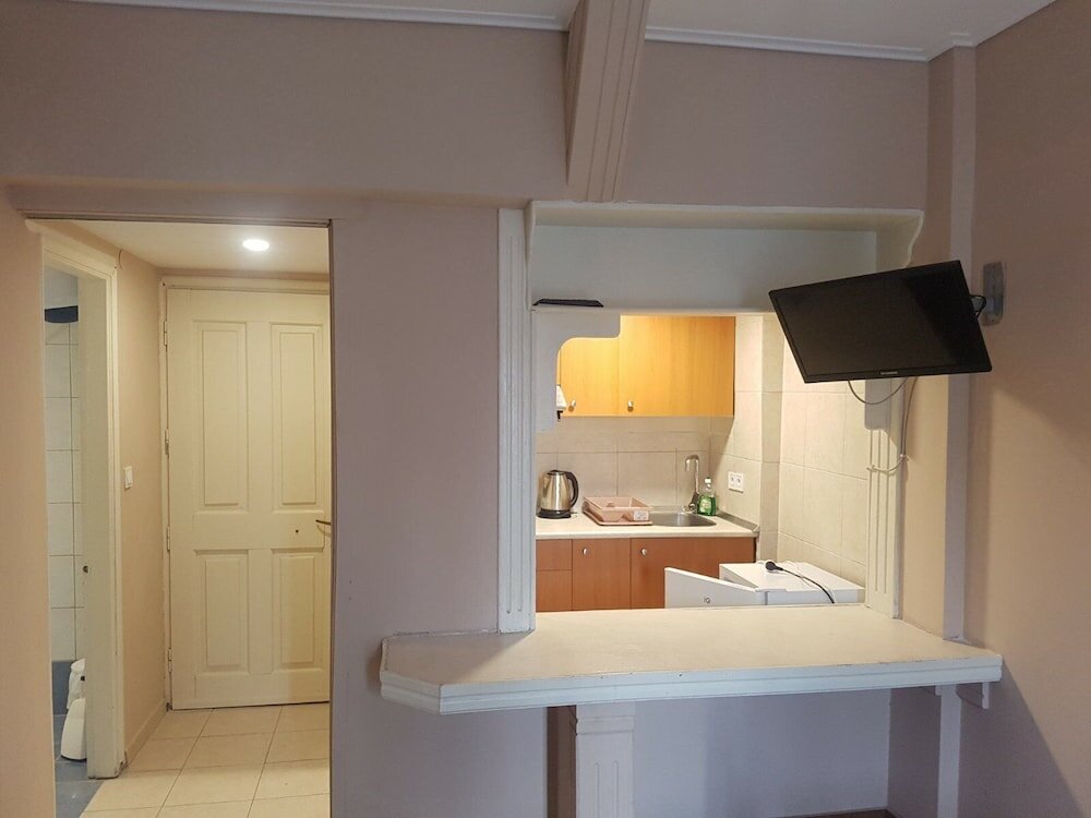 Фото Bristol Hotel & Apartments