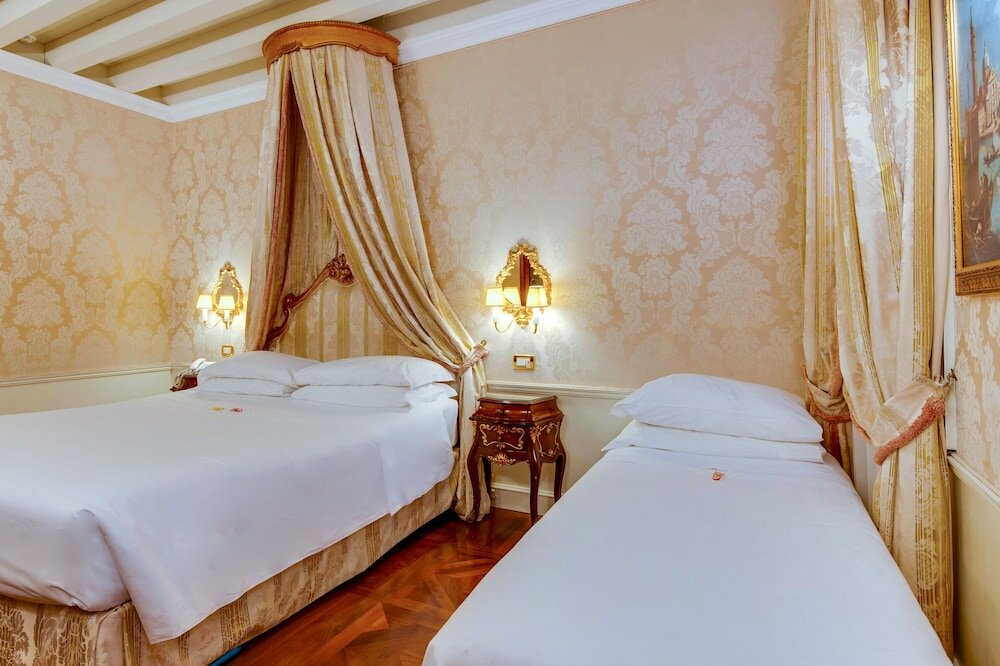 Фото Hotel Canal Grande