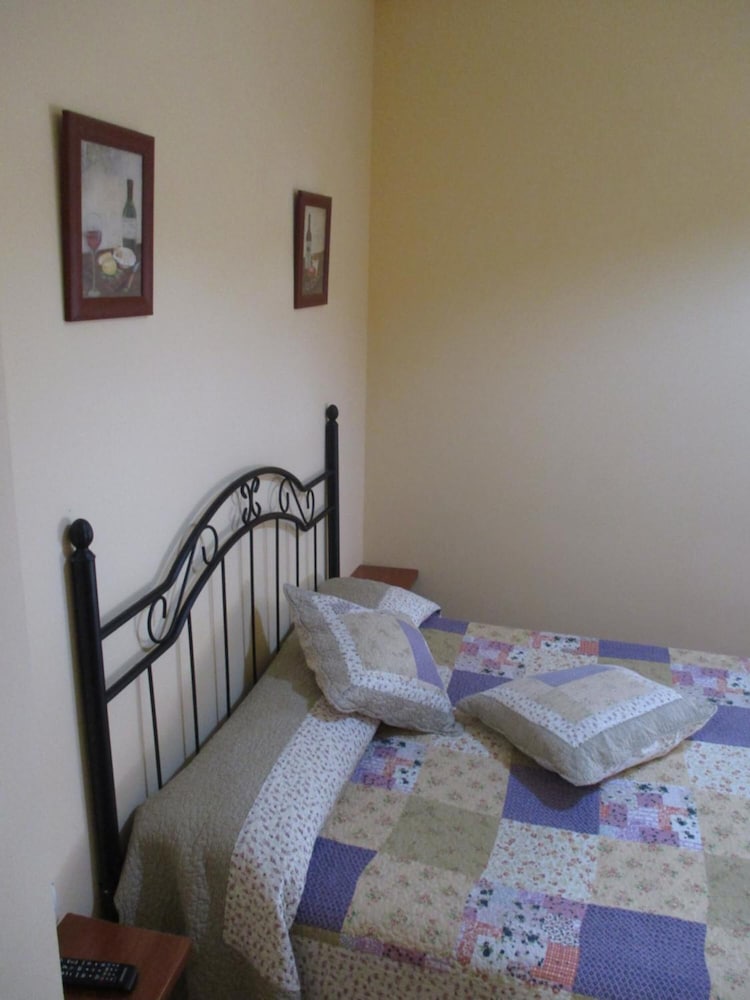 Фото Hostal Becares