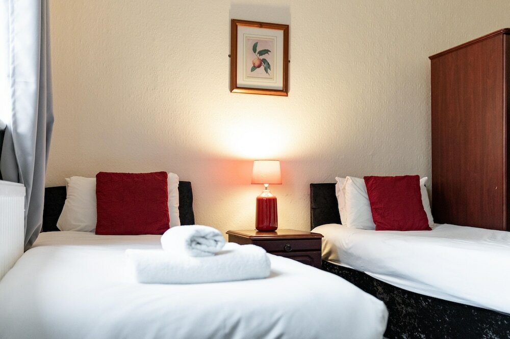 Фото The Royal Hotel Crewe