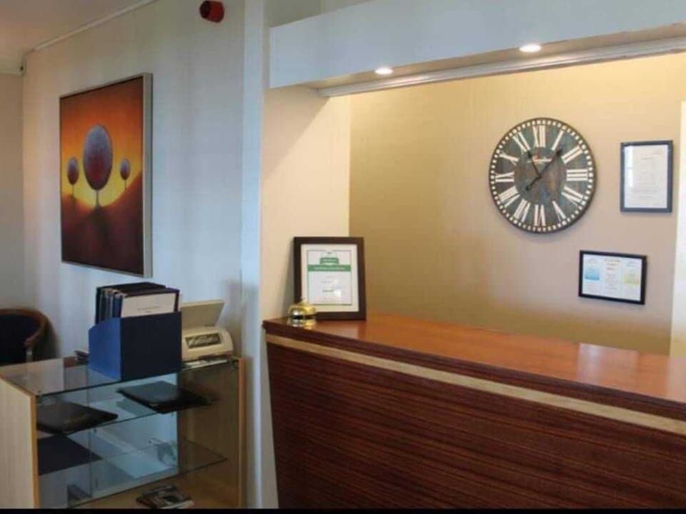 Фото Cullen Bay Hotel