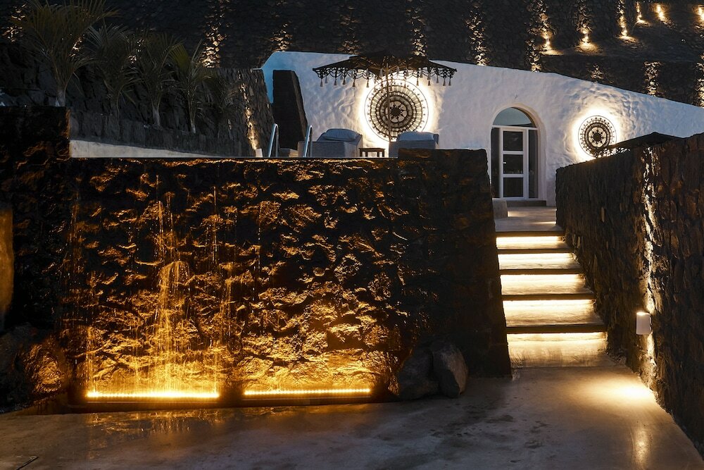 Фото Theano Cave Suites & Villas