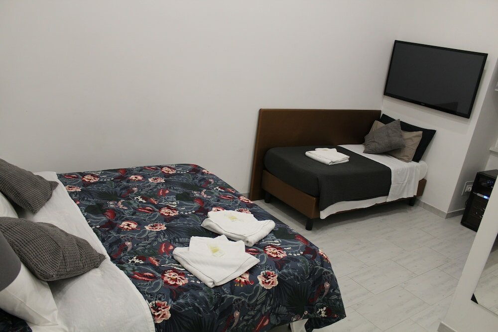 Фото Empire Suites