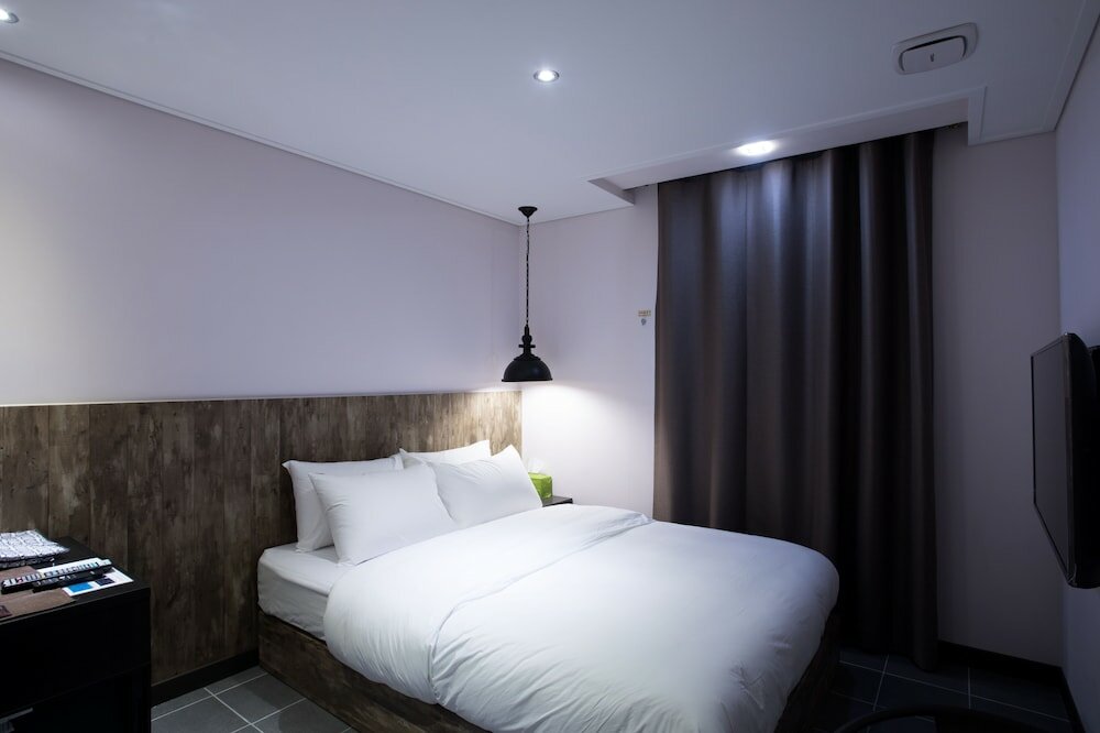 Фото Hotel Millhaus Shinchon