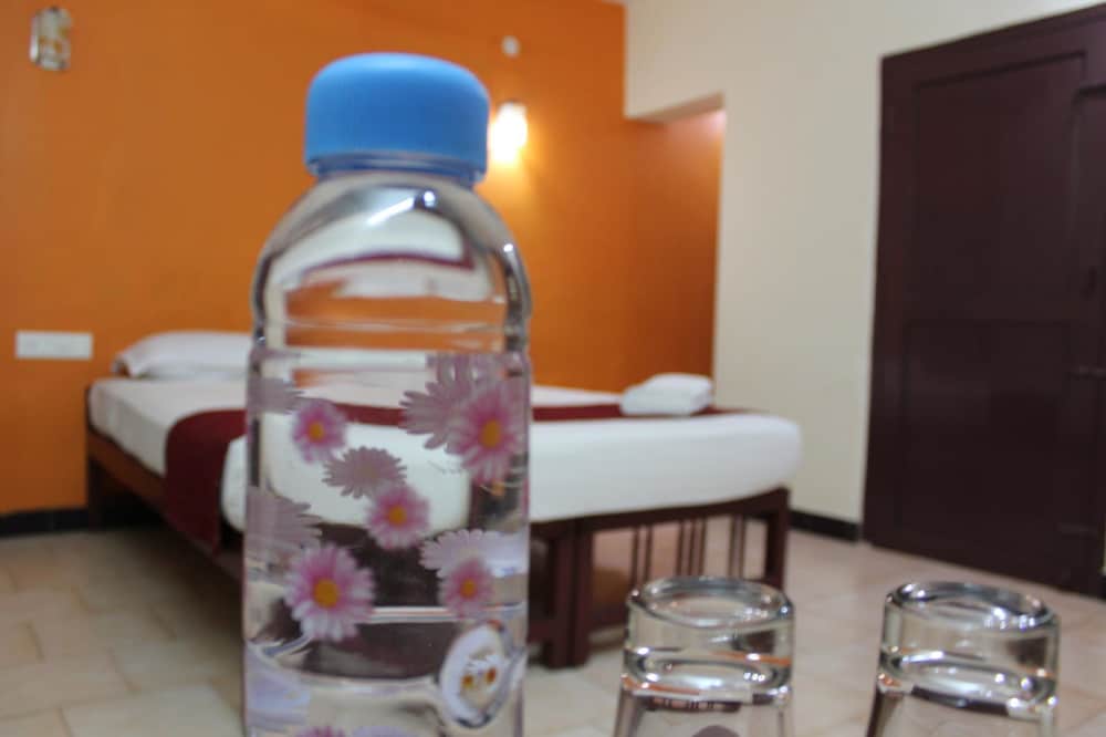 Фото New Kovalam Beach Hotel