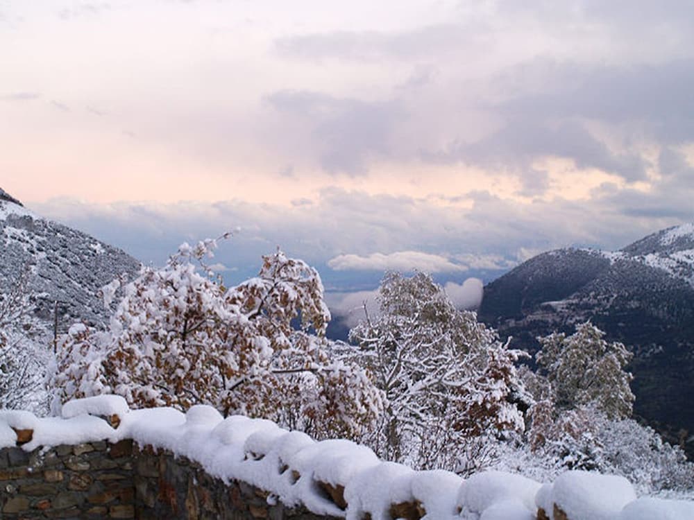 Фото Oreini Nafpaktia Houses