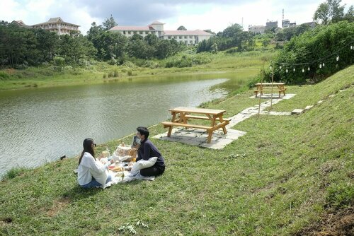 Гостиница Vi-la Homestay Café в Далате