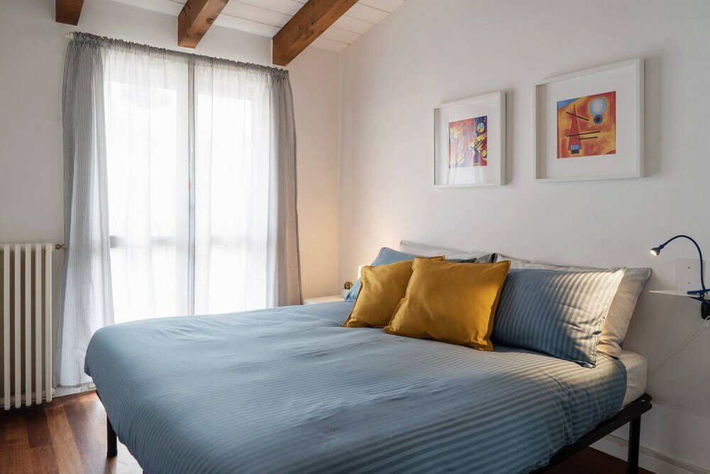 Фото Large apartment in Milan center