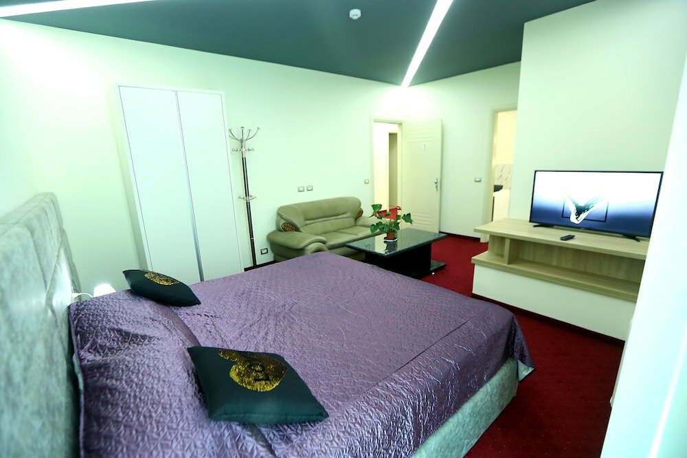 Фото Vllaznia Hotel