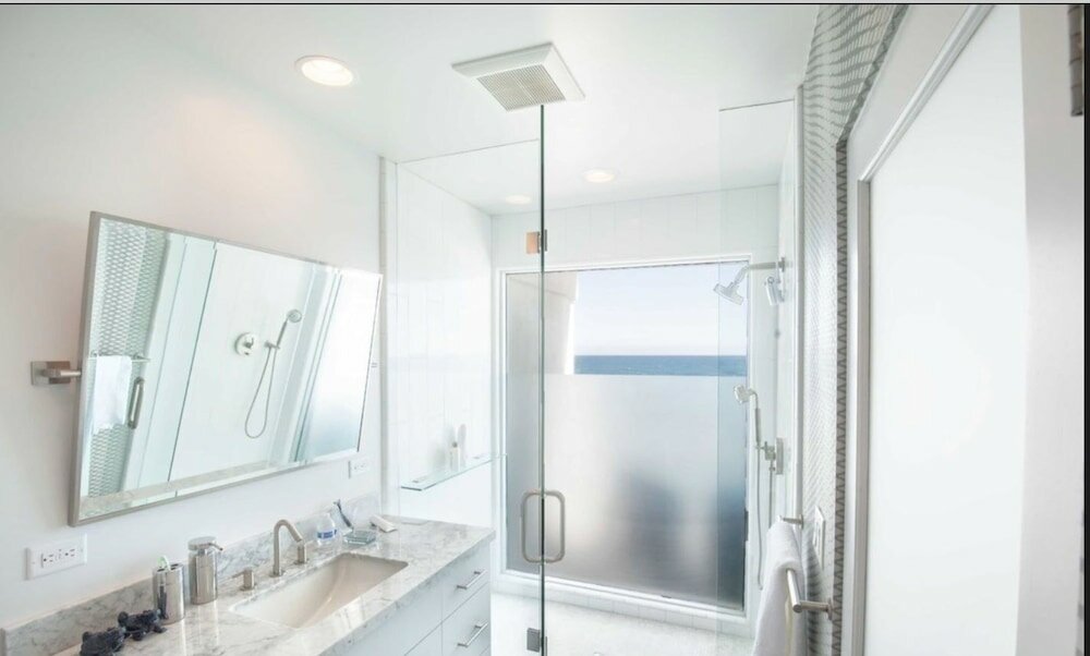 Фото Malibu Ocean Front Villa