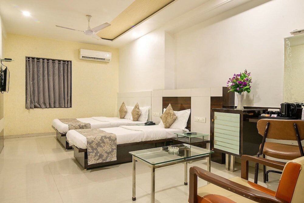 Фото Hotel Satkar