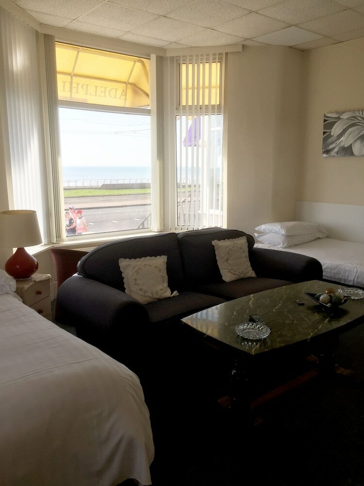 Фото Adelphi Holiday Flats