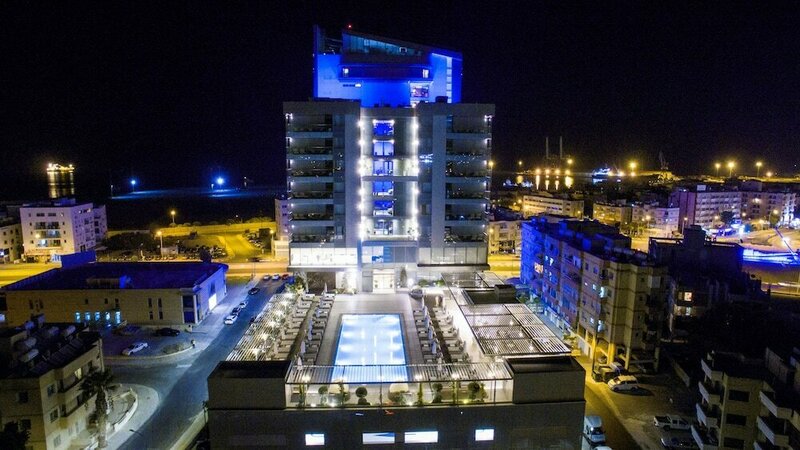 Гостиница Radisson Blu Hotel Larnaca в Ларнаке