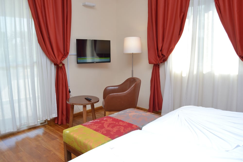 Фото Golden Hill Parker Hotel