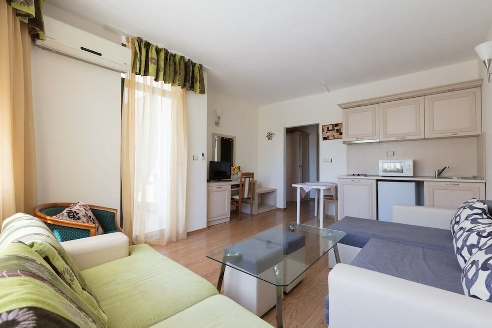 Фото One Bedroom Family Apartment with Balcony