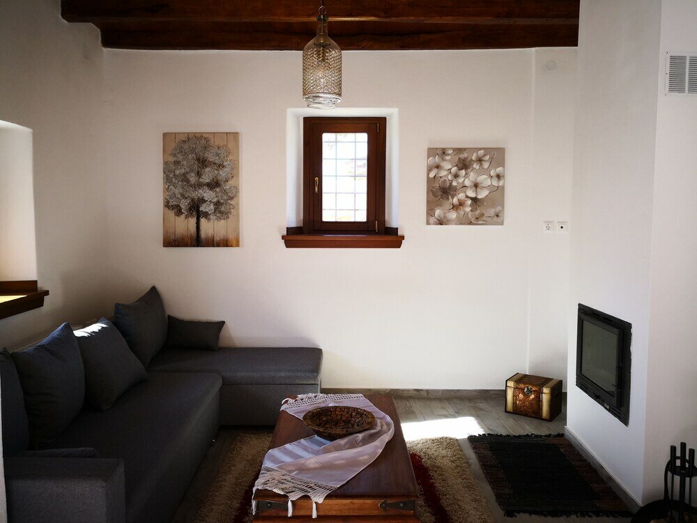 Фото Effrosini Stonehouse Portaria