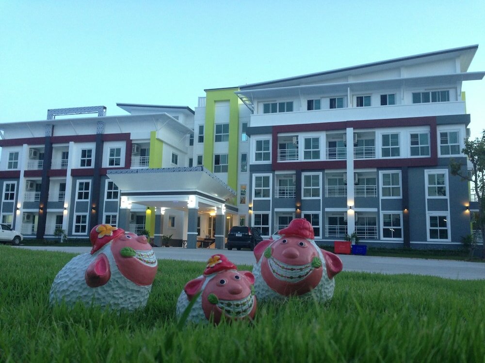 Фото Praiyanan Place Hotel