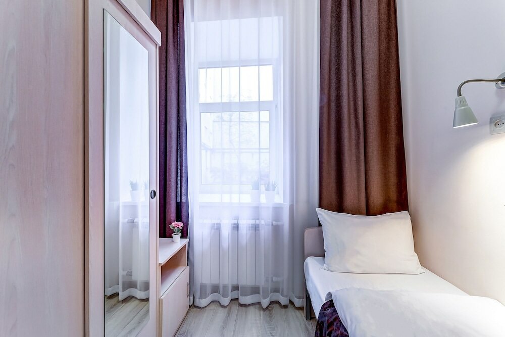 Фото Демократ