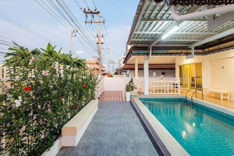 Гостиница Fira Villa Huahin