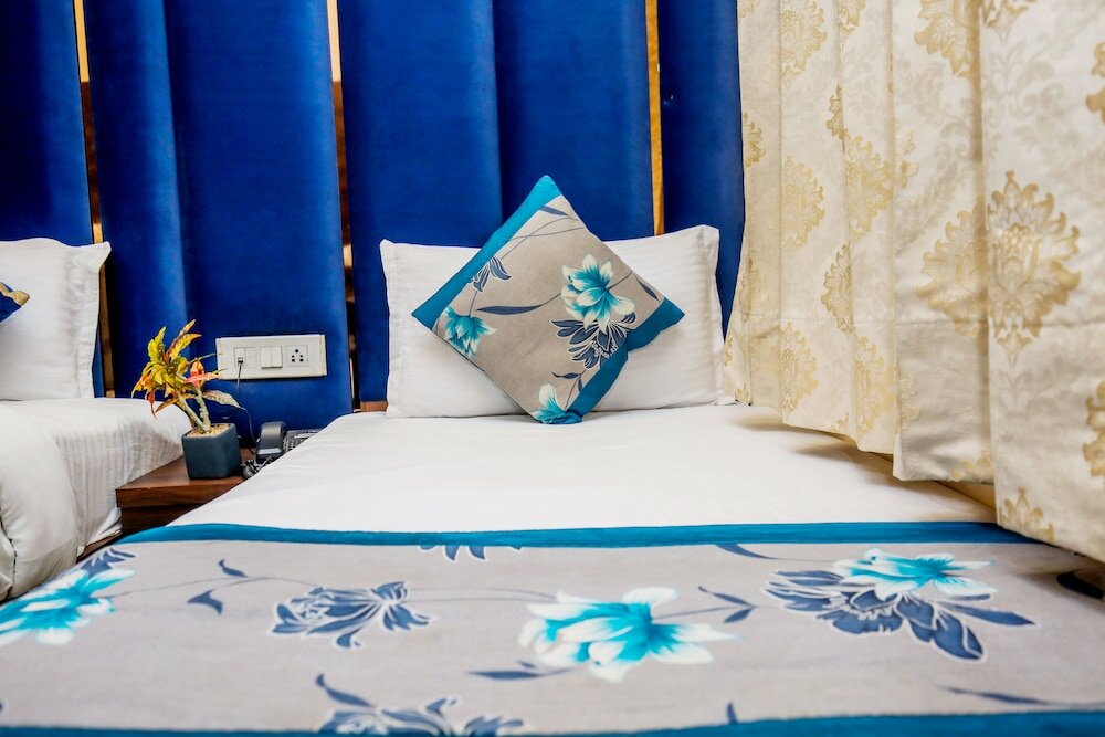 Фото Hotel Karan Residency