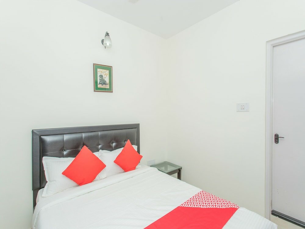 Фото Oyo 761 Hermitage Apartments