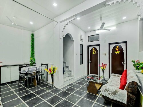 Гостиница Oyo 13507 Home Heritage Stay Near City Palace в Удайпуре