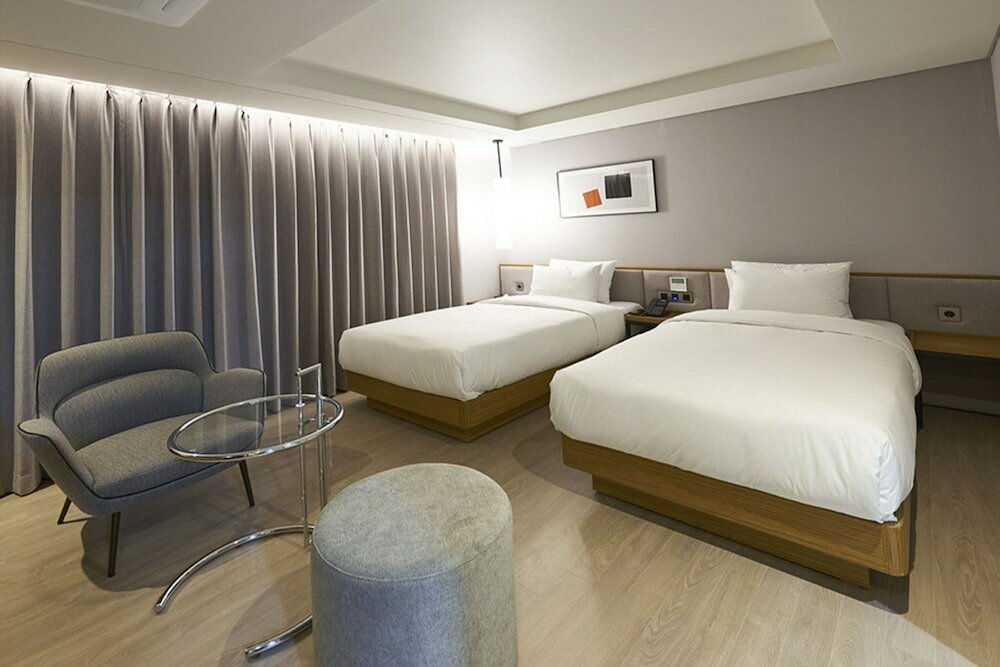 Фото Yeonsan Hound Hotel