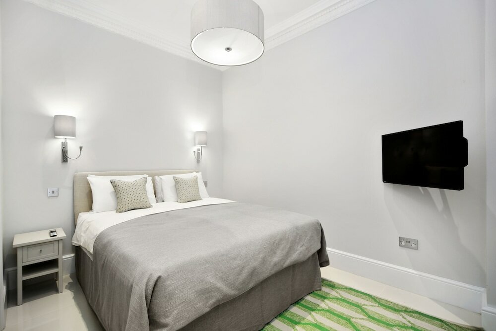 Фото Queensgate Court