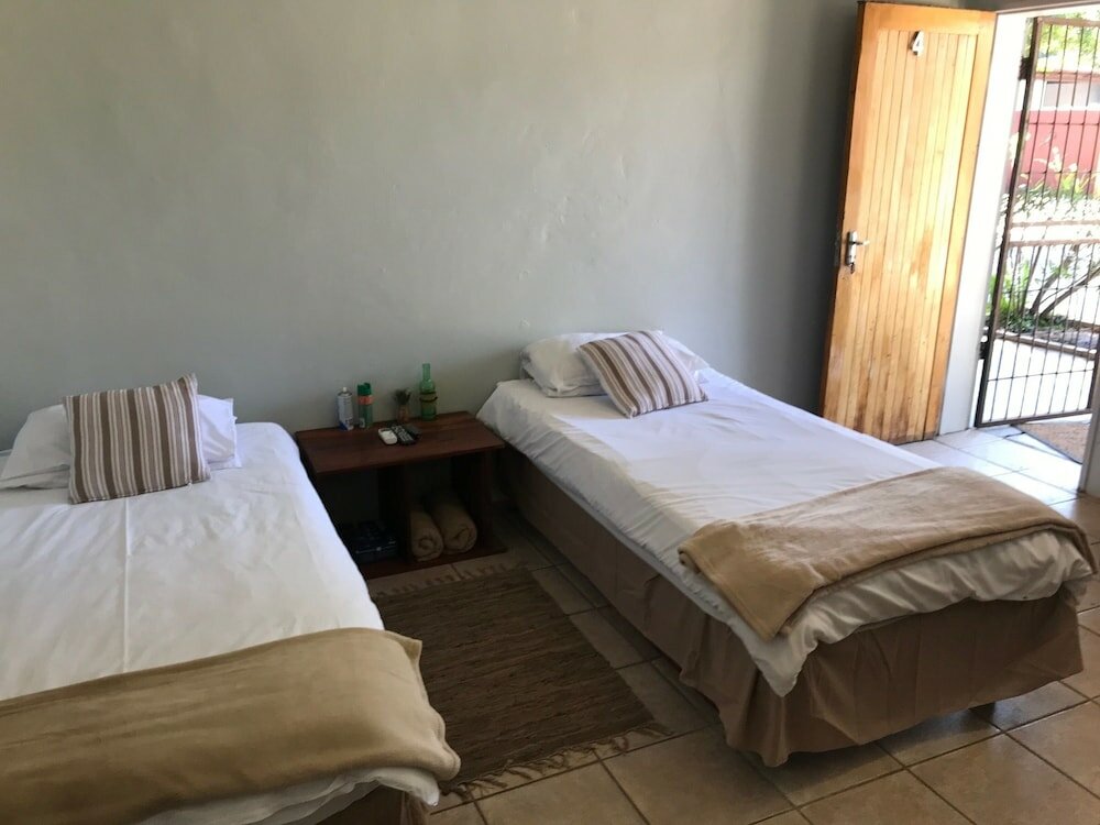 Фото Kololo Bed and Breakfast