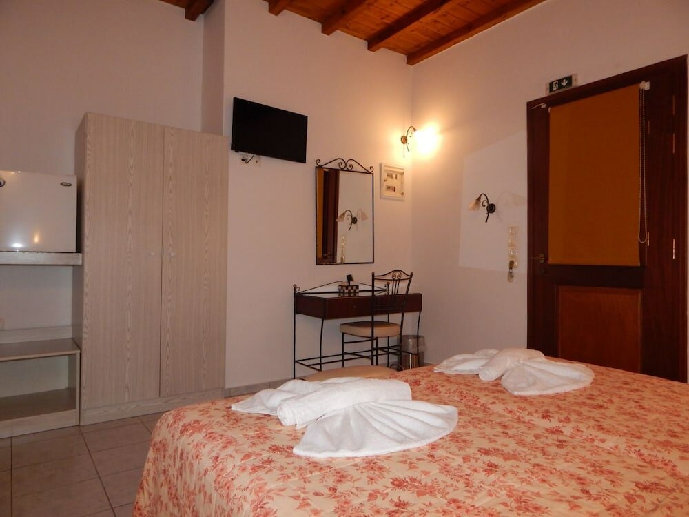 Фото Tinos Suites & Apartments