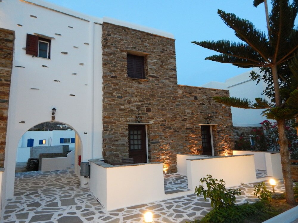 Фото Tinos Suites & Apartments