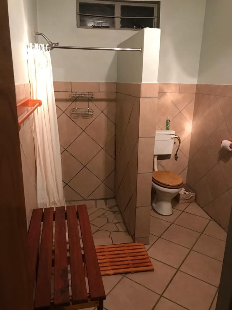 Фото Kololo Bed and Breakfast