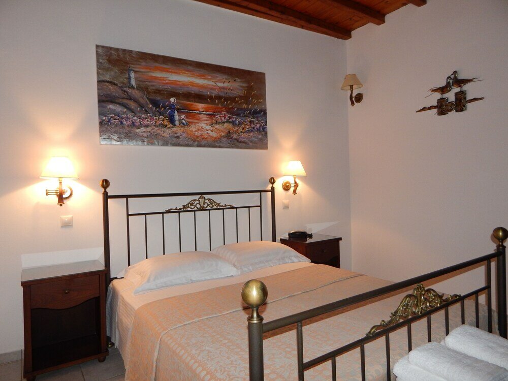 Фото Tinos Suites & Apartments