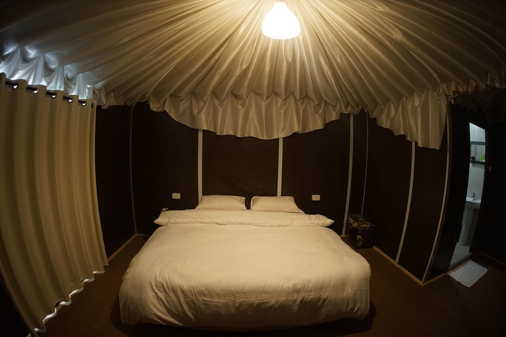 Фото Mirage Rum Camp