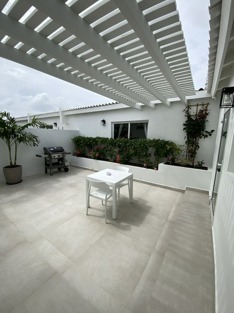 Фото Movida Inn Aruba