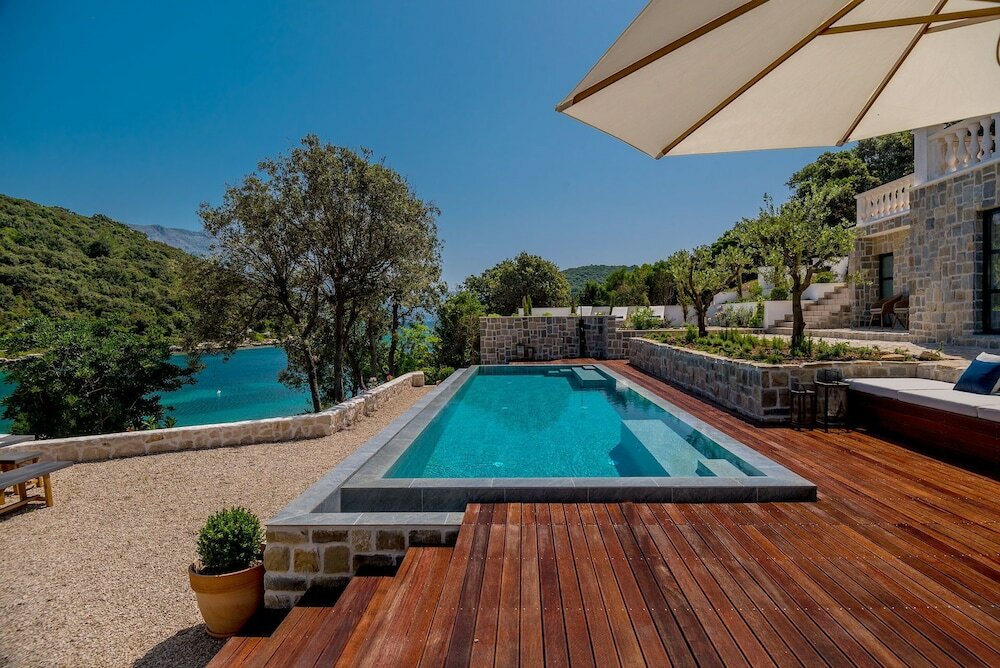 Фото Beachfront Villa Feodora Grande