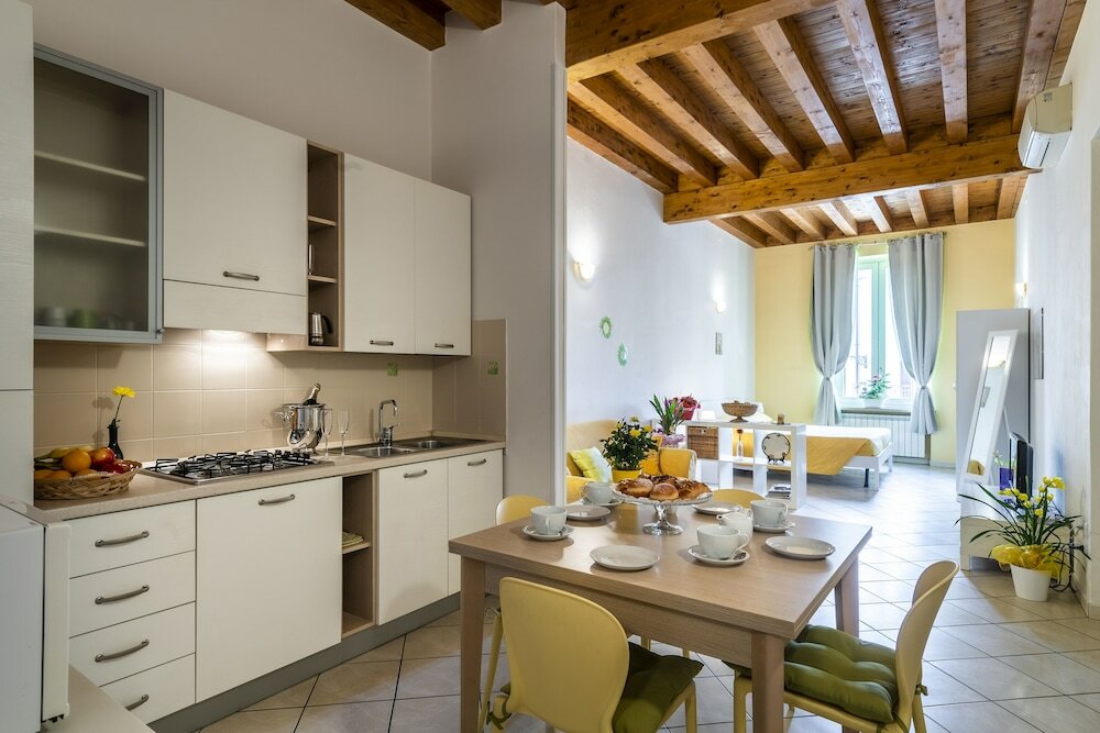 Фото Flowers Apartments