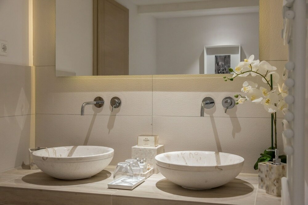 Фото Beachfront Villa Feodora Grande