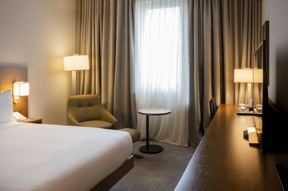 Фото Hilton Garden Inn Tbilisi Chavchavadze