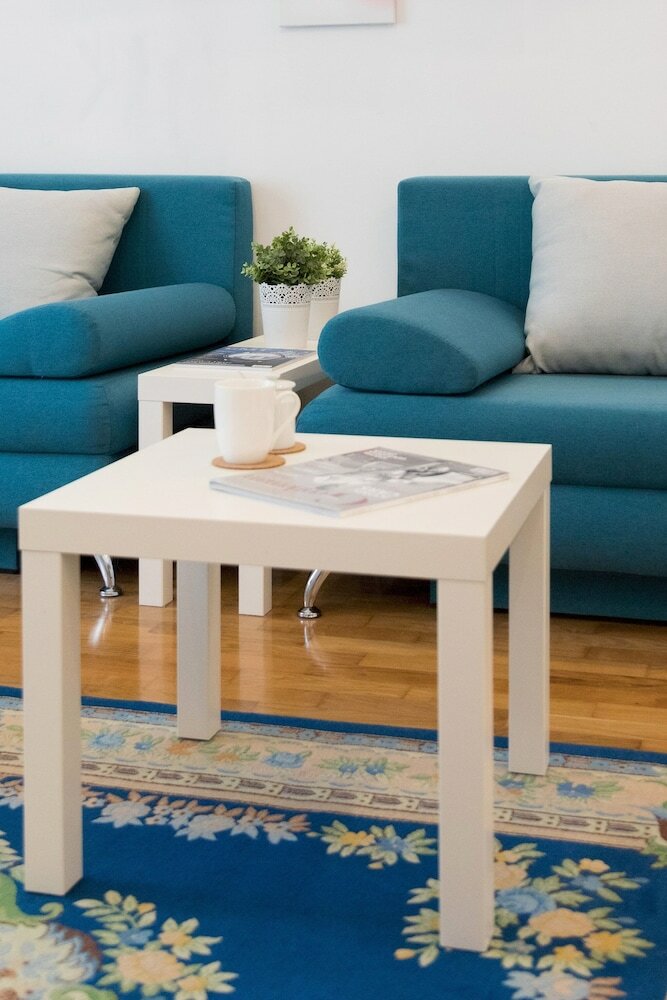 Фото Bright and Spacious Apartment in the City Center!